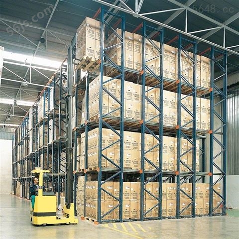 亚大广州重型货架产品在物流行业上受欢迎